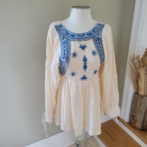 Free People Tops - Free People bohemiam style embroidered top